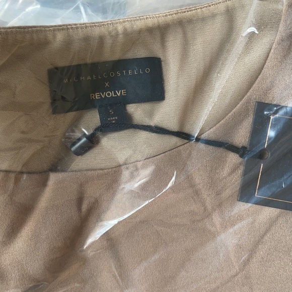 x REVOLVE Ellis Crop Top in Taupe
Michael Costello - Picture 5 of 5